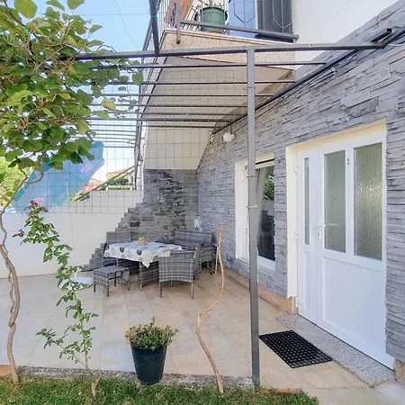 Apartment Pintar 2 *